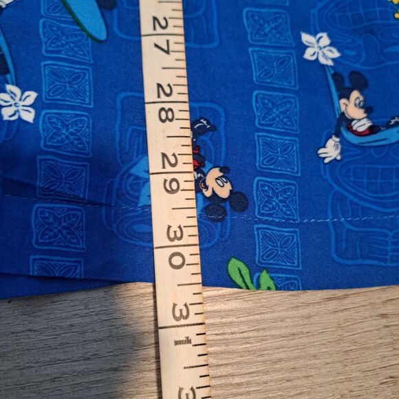 Disney Store Shirt Mens XL Blue Mickey Mouse Hawaiian Tiki Surf Exclusive - Picture 9 of 9